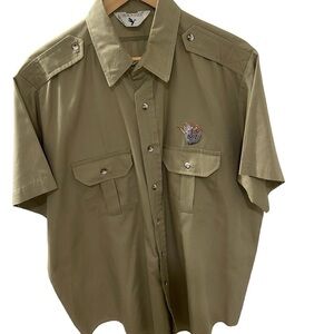 Black Duck Khaki large men’s shirt with Ram on front, two pockets short sleeve